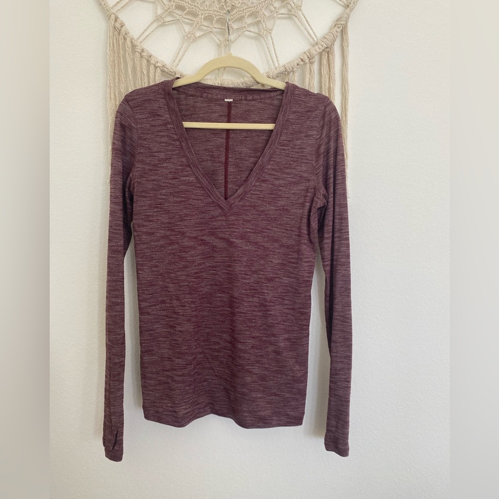 Lululemon Long sleeve with thumb holes